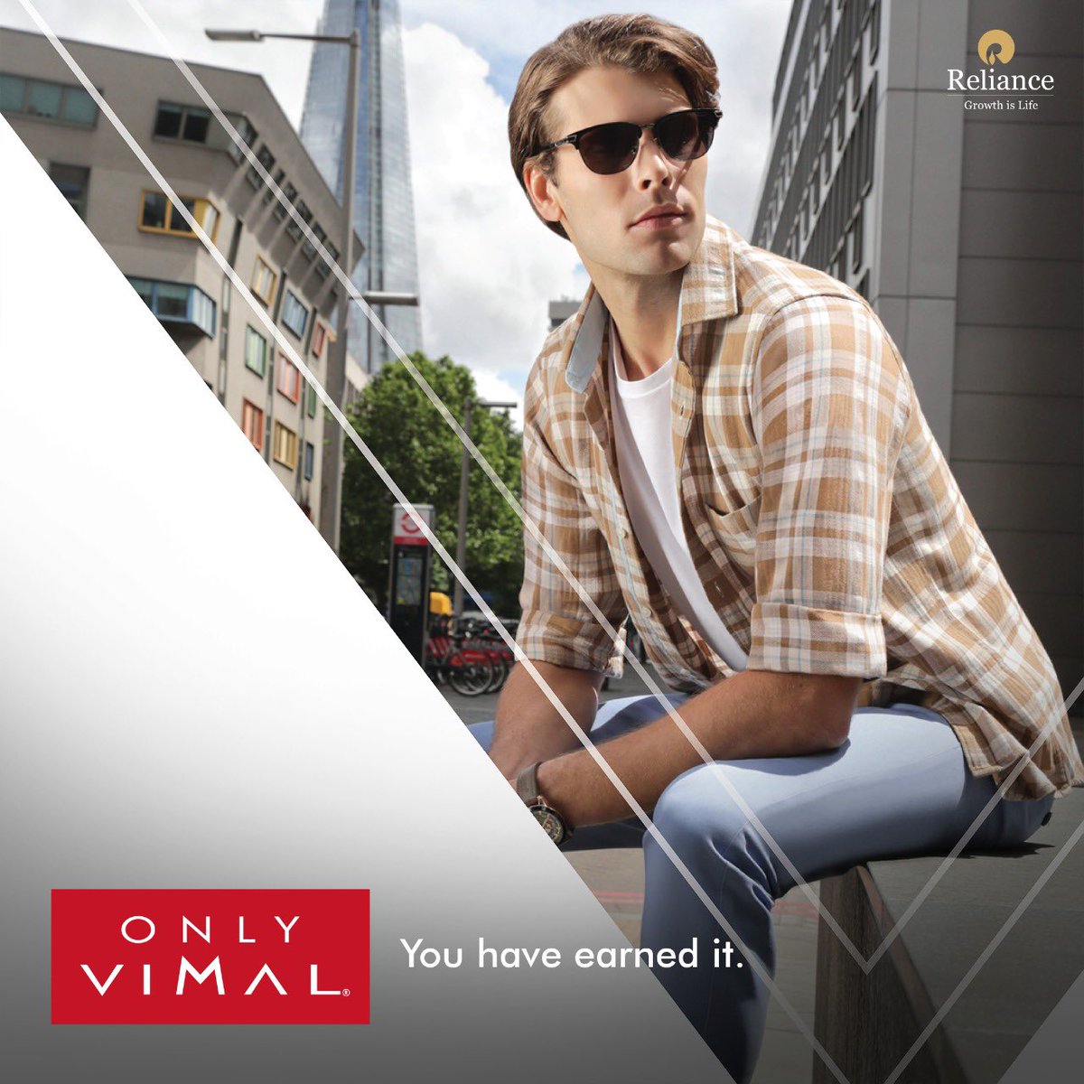 OnlyVimal_India's tweet photo. Enjoy your weekend vibes in this open button herringbone shirt with a pair of green casual oxford shoes from our #OnlyTrending collection. #OnlyVimal https://t.co/KmLS1Y4J7I