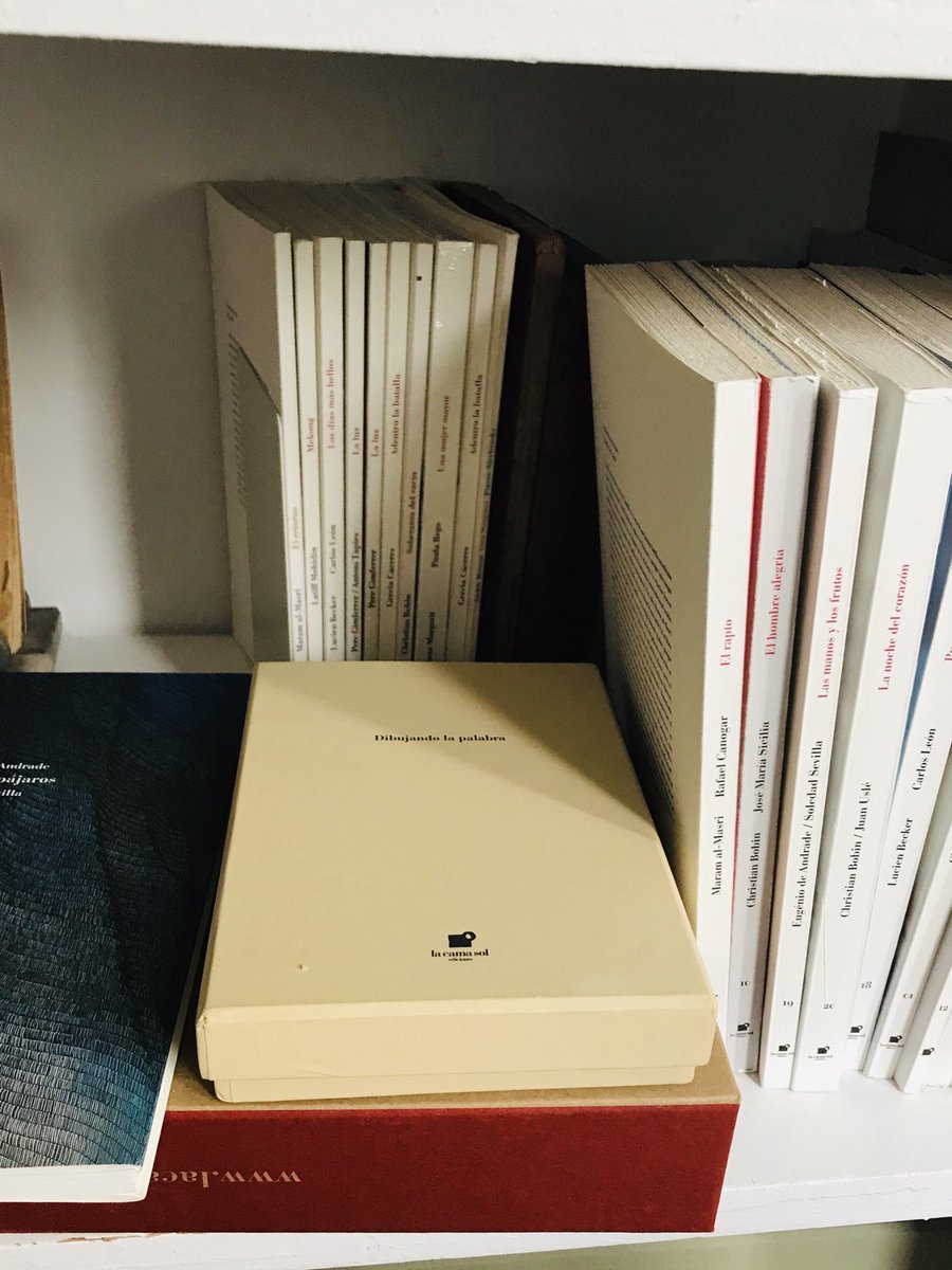 LaCamaSol's tweet photo. Deja que la poesía y el arte conquisten un espacio en tu biblioteca. #libroobjeto #librosdecoleccion https://t.co/QmXkQzoVvh