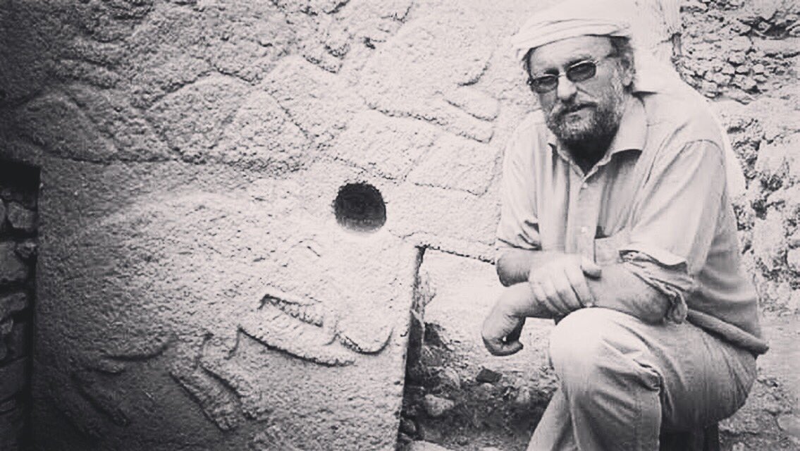 dante_dora's tweet photo. Tarihin sıfır noktasındaki Adam! Değerli bilim insanı hocamız Prof. Dr. Klaus Schmidt’i aramızdan ayrılışının 6. Yılında saygıyla anıyoruz #gobeklitepe #klausschmidt #tarihinsıfırnoktası @GobeklitepeA @AktuelArkeoloji @arkhaioslogos https://t.co/hOmNSZUdZq