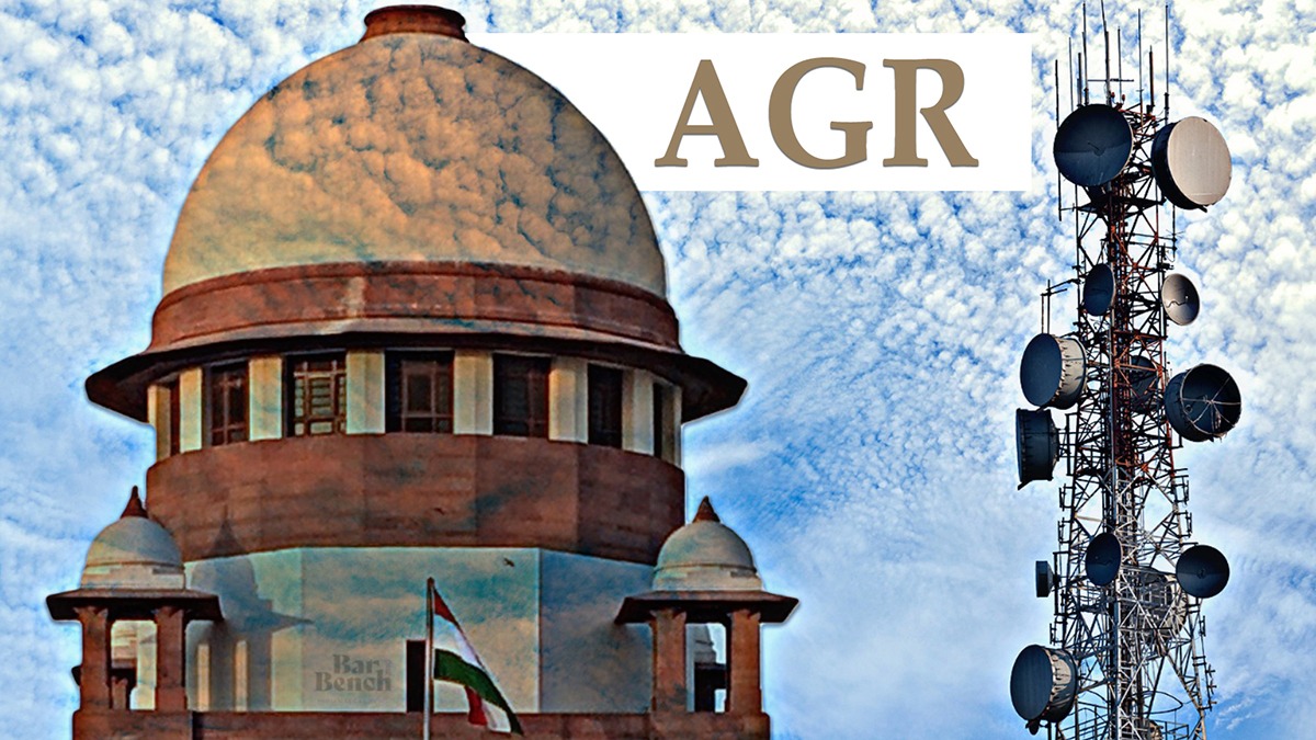 Justice Arun Mishra led bench of the Supreme Court to hear case concerning Adjusted Gross Revenue payable by telecom companies.Earlier SC had asked all companies to submit their financial documents and plan to make the payment of the dues to the DoT  #AGR  #SupremeCourt
