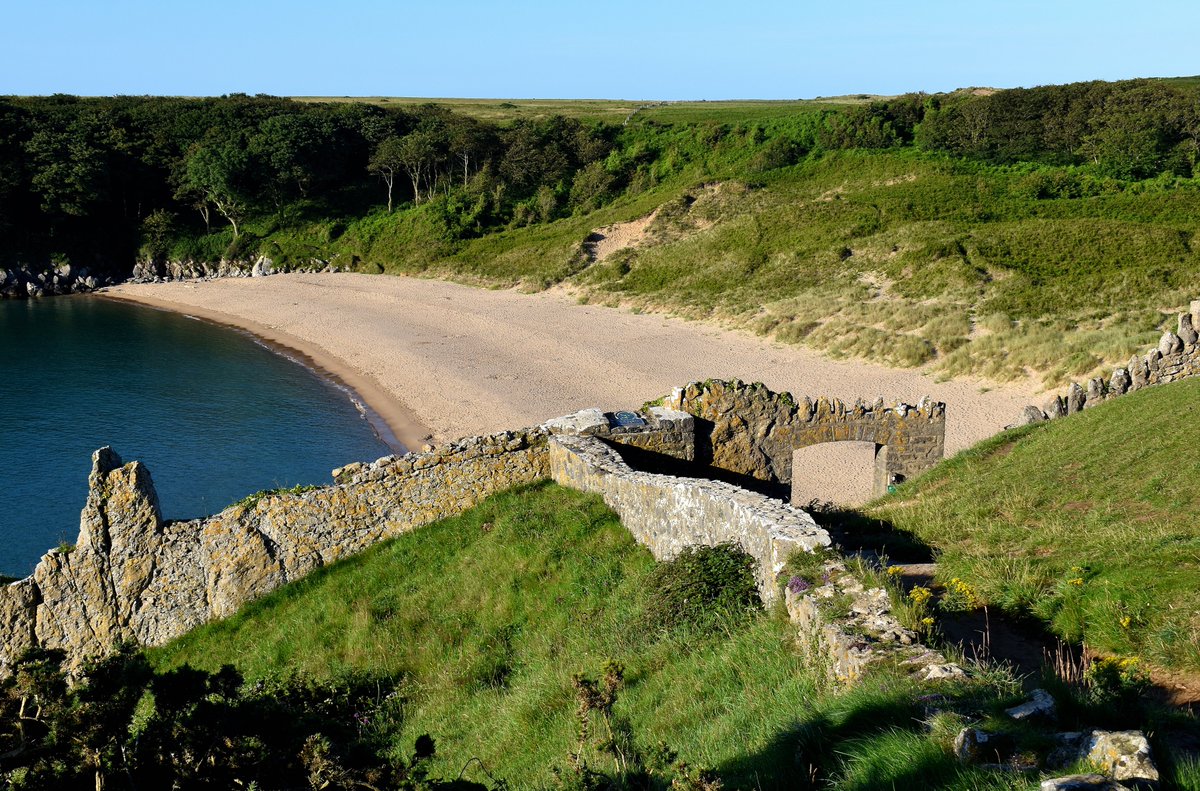 davidecanton's tweet photo. Paradise at Stackpole Quay and Barafundle in Pembrokeshire this morning. #stackpolequay #barafundle #pembrokeshire #nikonD3500 @VisitPembs @visitwales @PembsCoast #ThePhotoHour @UKNikon @Picfair @DerekTheWeather https://t.co/z2u67Xwu1r