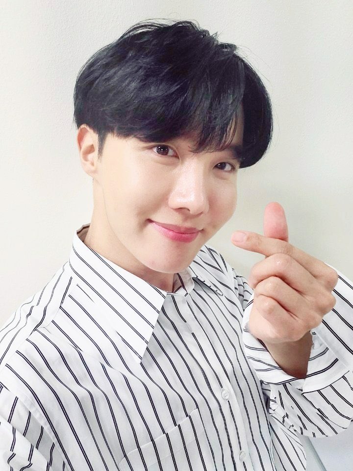 aiidan_kim's tweet photo. Kak hobiiii 😭 manis banget, selalu 😭😭😭 https://t.co/XeEW0eH4L4