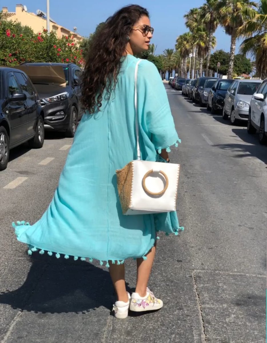 keerthy_jeeva's tweet photo. Angel👼 is walking in a Road!
#angel #malaga #spain #cute #bluegirl #KeerthySuresh #Thalapathy65 #Master https://t.co/jxnHdcomKh