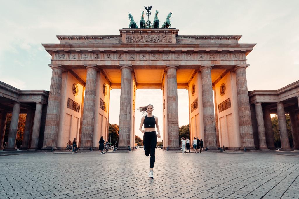 Reebok's tweet photo. Thinking of becoming a runner? This global community of runners will convert you: https://t.co/70rbJnI1pc #FeelTheFloatride https://t.co/SbWZbSH3IL