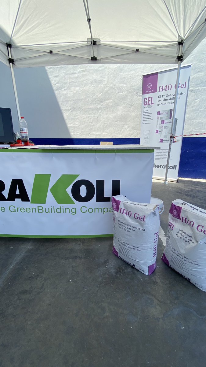 franbeamonte's tweet photo. Ya hemos tenido por fin la posibilidad de probar el nuevo #H40Gel , un paso más en la evolución de la colocación cerámica. La #GelTechnology aporta avances que te harán más fácil el trabajo. #KerakollAlicante https://t.co/GMN2RT3Cki