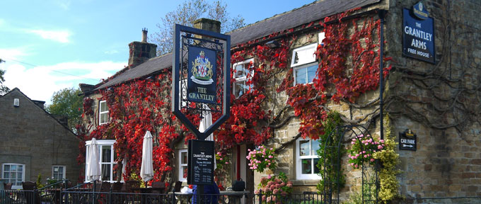 We have extended our service to allow food and drinks to be consumed outside when the the weather is fine and are now also opening a limited number of tables for eating inside. All food MUST be pre-booked and pre-ordered in advance grantleyarms.com/article/lunch-…