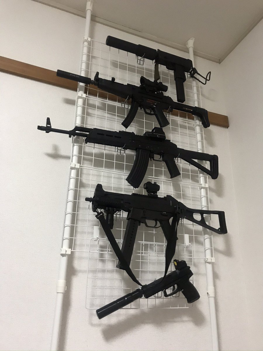 hebi_sg's tweet photo. 実は先月ガンラック作ったんですよ！
ただ、これ以上増やせないってのが怖い😂 https://t.co/OqoERq87Os