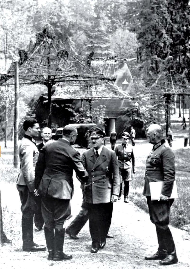 ipngovpl_eng's tweet photo. ℹThe conspirators wanted Germany to regain its empire status with pre #WWI borders and annexed Polish territories. For the 🇵🇱 Polish #RepublicInExile there wasn’t a big difference between them and #Hitler, except the obvious racial element of the #Nazi ideology.#20JulyPlot #WWII https://t.co/3NmU4WRoxH