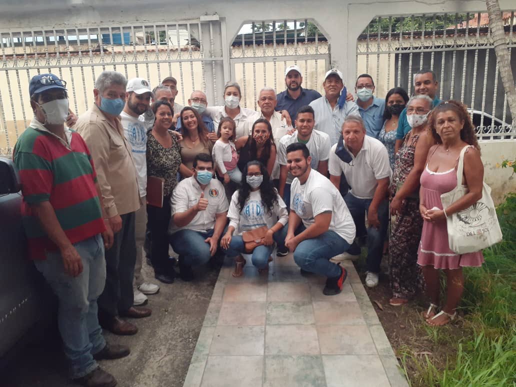 mdominguezAD's tweet photo. #Carabobo 
En Diego Ibarra, reunida con nuestro Secretario General Franmi Hernández y nuestra estructura municipal, hombres y mujeres formados para la lucha democrática.
Con la moral en alto y con disciplina, trabajaremos juntos por AD y la libertad de Venezuela. #AdecosConHenry https://t.co/icMUGf2SFh