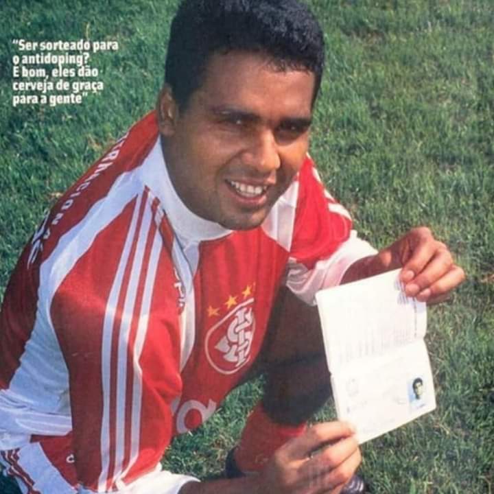 fabiano_uh's tweet photo. A galera do Antidoping era meio sócia do Roth: Os dois adoravam me chamar pra sentar com eles quando eu tava voando! 🤣
#Antidoping #Substituicao #Inter97 #CelsoRoth #naoMeTiraProfessor #EuDeNovo #UhFabiano #7abiano #FechadoComFabiano https://t.co/CpLUzoEUGA