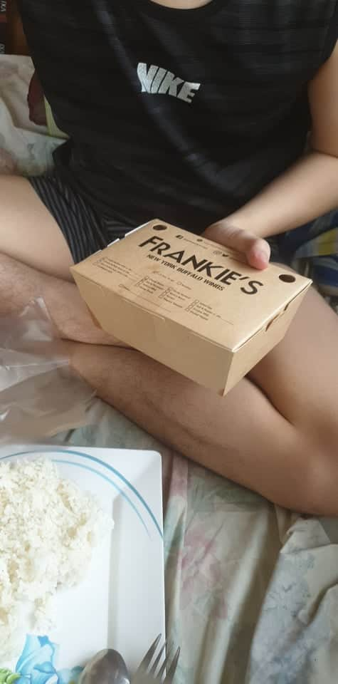 And then nag lunch kamiiiii hahaha i ordered frankies and no complains talaga ma ang sarap. Oof hahahaa