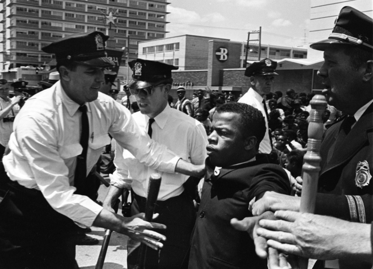 JMartinTV's tweet photo. We can’t be afraid to get in the way ✊🏾 #JohnLewis https://t.co/lYLdUeMBWZ