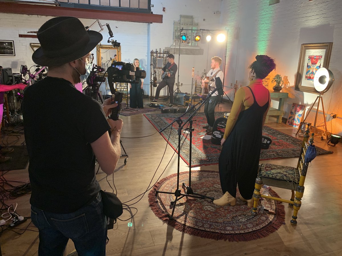 B_Undergr0und's tweet photo. You can now watch back Saturday's fantastic @WeAreTheMU #MUSummerofLive Folk Special!

Feat. 
@thejohnsmith @LadyNade @ChloeFoyMusic @samleesong @laurenhousley @TheBookshopBand
@armaghrhymers @findlaynapier @Bitchinville @Grussell93 

Watch now... https://t.co/aHHKavCbdI https://t.co/w5v4X33HOR