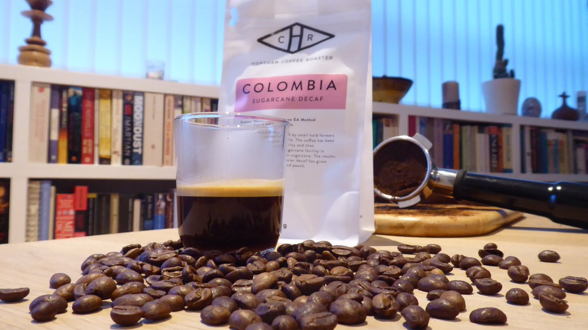CoffeeDiff's tweet photo. At https://t.co/aNc0sQ7lT1 we list #coffeebeans from over 230 #specialtyroasters
This amazing #washedprocess #decaf #caturra & #catillo #specialtycoffee by @horshamcoffee #coffeeroaster is perfect for the evening chill. 🍫🌼🍑🇨🇴☕️😍 #coffeeuk #coffeetime #coffee #espresso https://t.co/5givX2wubp