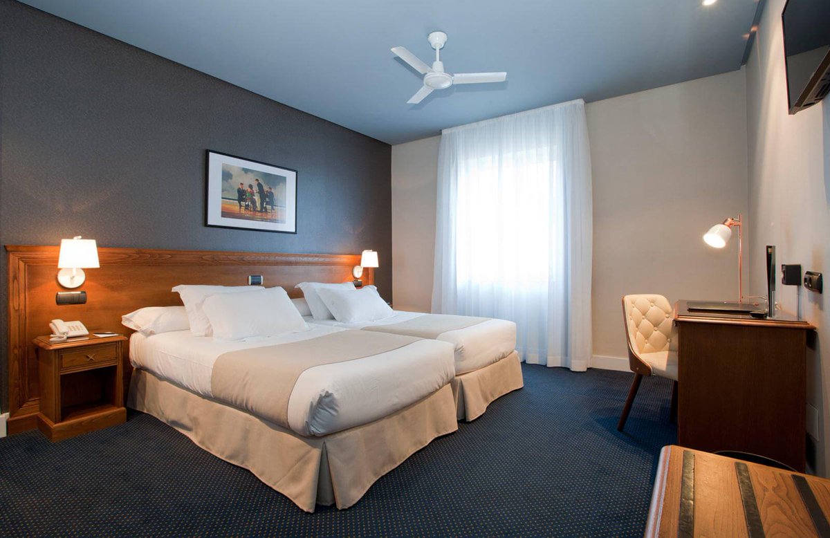 HotelFelipeIV's tweet photo. ¿No te has enterado aún? ¡HEMOS VUELTO! Es hora de empezar a disfrutar de la nueva normalidad, visita Valladolid y todos sus encantos, ¡contacta con nosotros para saber más!  https://t.co/jk5fasRTTM 😄
#HotelFelipeIV #Valladolid #CastillayLeón https://t.co/YeWDd9wYe8