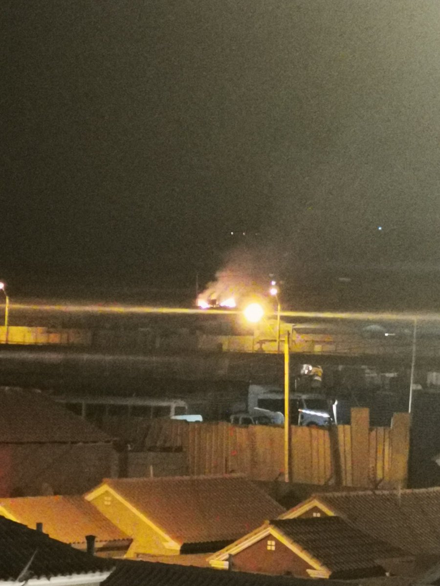 tomapa333's tweet photo. @SeremiSalud2 @GOREAntofagasta Los vecinos del sector norte estamos cansados que se culpen entre servicios públicos... Somos muchas familias que respiramos el olor de las quemas @mapadial @diarioafta @ https://t.co/c0xXjcaIhU