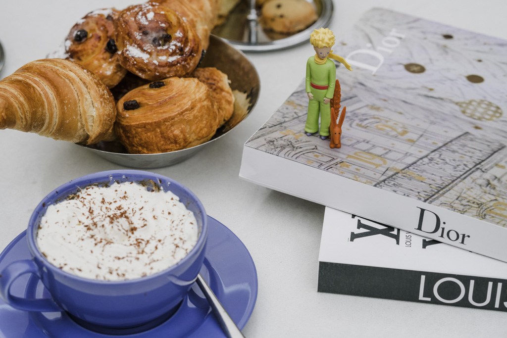 Le goûter, le pêcher mignon des petits princes comme des grands. 
⏰ Notre Café La Galerie est ouvert en continue de 7h à 19h. 

#Sofitel #SofitelRabat #AllFbladna #café #gouter