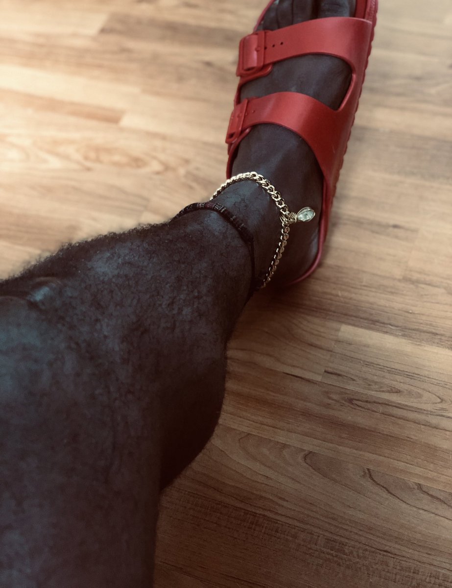 Damn...found out I was gay this morning cause of my ankle bracelet. I guess we lit cause mine fye!