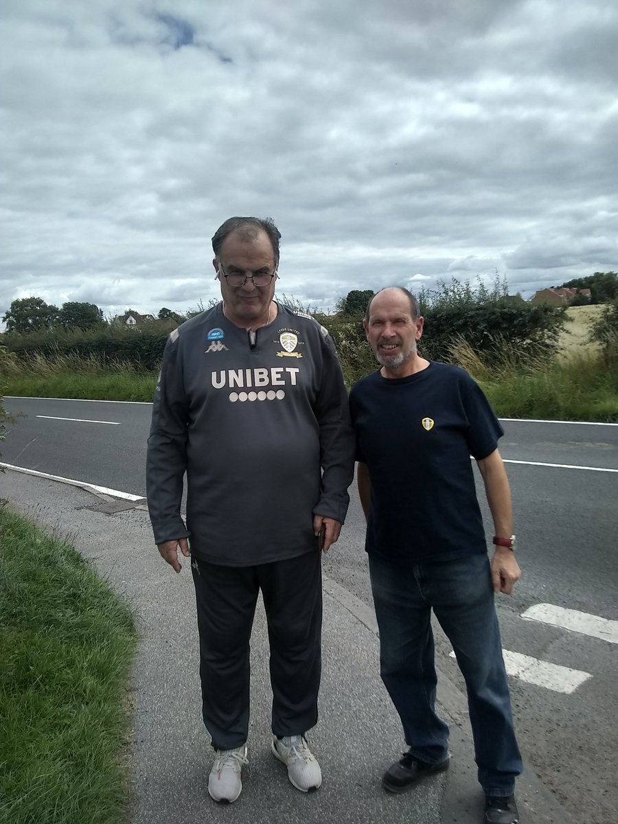 Emmabtvs's tweet image. My parents drove into Weatherby today, look who they bumped into #bielsawatch #Bielsa #LUFC @PhilHay_ @GrahamSmyth @lufcsnapchats @LUFC