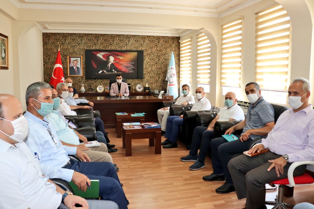 Ordu_MEM's tweet photo. İl Millî Eğitim Müdürümüz Mehmet Fatih VARGELOĞLU, Müdürlüğümüz İdarecileri İle Toplantıda Buluştu
#eğitimkentiORDU

Haber 👉 https://t.co/sbEEsFXvVh

@tcmeb @ziyaselcuk @safran1958 @cemgencoglu @okancbn @tuncaysonel @mfvargeloglu https://t.co/BIUPBrYCrQ