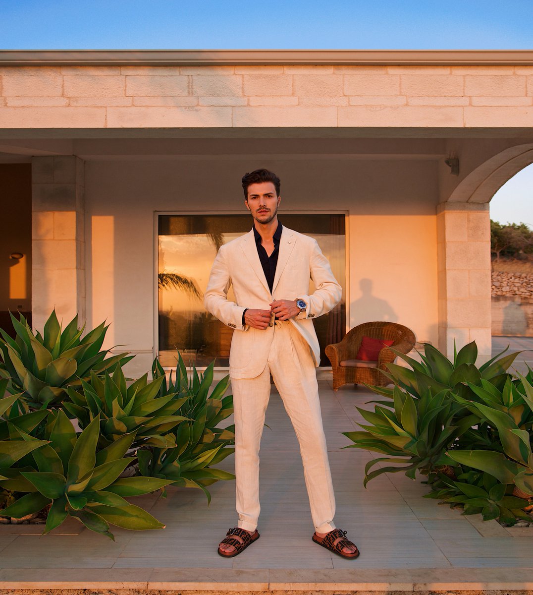 giansainato's tweet photo. Abito di lino e sandali. Il mio tipo di look elegante estivo. 🌞

Suit @lubiamofficial
#FollowThePin #LBM1911 #Ad https://t.co/FXdKVfbbBu