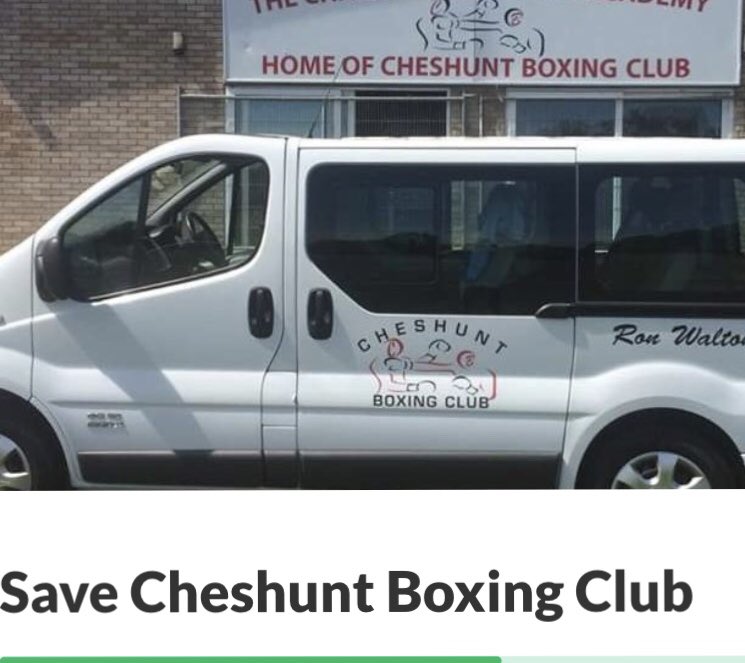 #TescoCommunityChampion Lol and Prasanna Store Manger #tesco2271 presented a cheque for £100 #fundraising #TheCheshuntBoxingClub  <a href="/community2271/">Lol Hill</a> @group42south