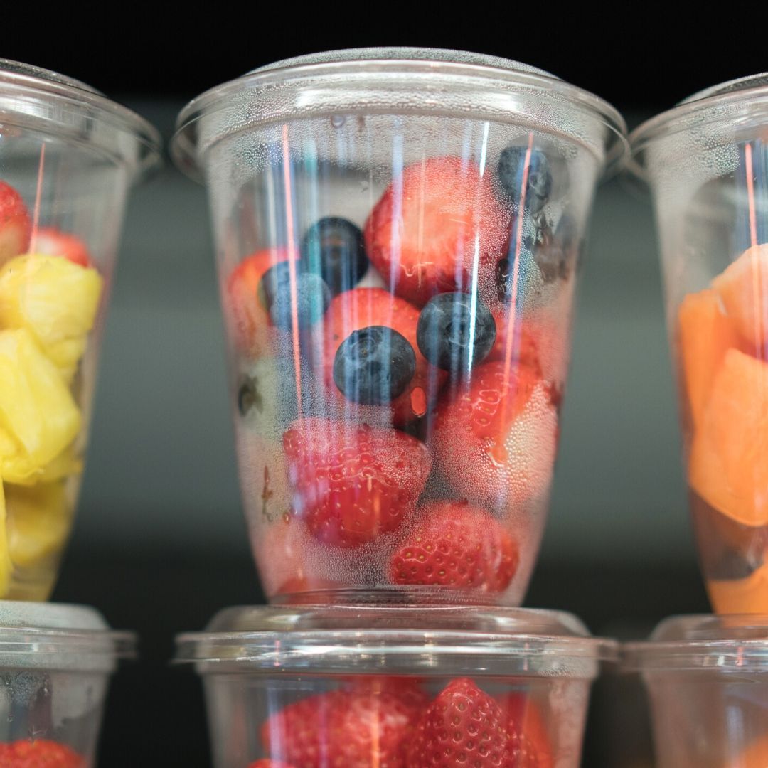 SparMerrion's tweet photo. While you're enjoying the weather outside during your lunch break, why not enjoy one of our five-a-day fruit cups. 🍓
#SparBaggotMile #UnderTheTreeAtSpar #5aDay https://t.co/6kbBEZfkbq