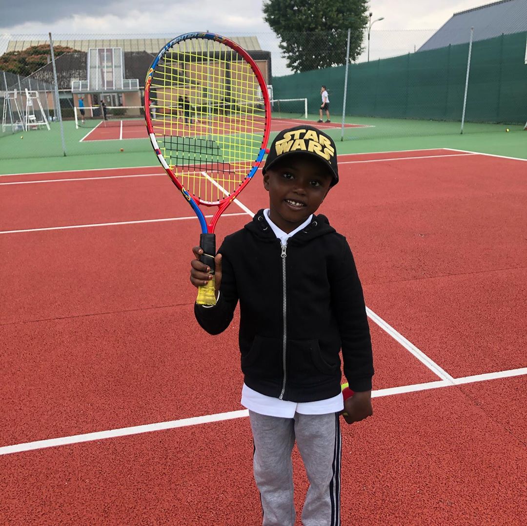 FeteleMur's tweet photo. Pendant deux semaines, les enfants de Fête le Mur Communes d'Elbeuf ont eu la chance de pouvoir pratiquer le tennis, tout en accédant à un soutien scolaire🎾👨‍🎓 
Des sorties culturelles ont également été organisées comme la visite du Musée de la ville @ElbeufSurSeine 🖼 @FFTennis https://t.co/3LuxFm2m5g