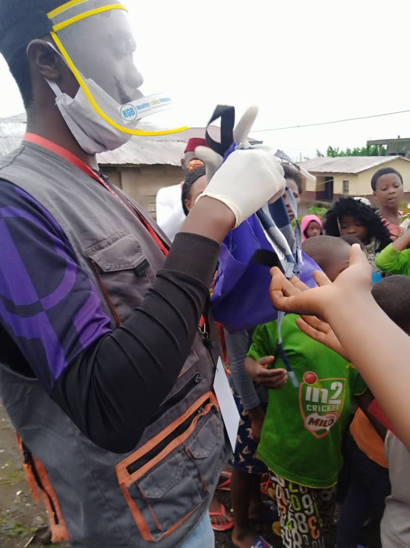 ngangernest's tweet photo. Nelson Mandela Day was another great day as we empower some 50 internally displace Persons on the effective used of Hand Sanitizers and face mask in the rural community of Likoko Membea in Buea. We gave 50 hand sanitizers and Face masks. 

@USEmbYaounde 
@WashFellowship https://t.co/PV90S8qdlT