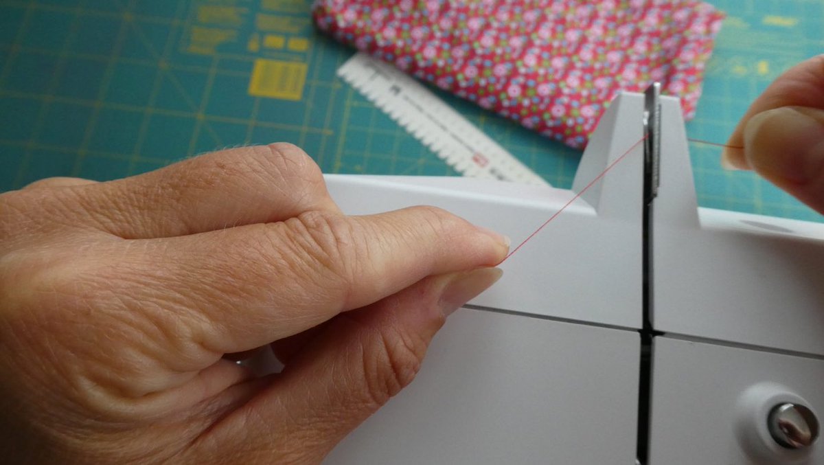 berninauk's tweet photo. Thread bunching when #sewing is a topic that concerns sewists around the world with newcomers in particular often affected and looking for a solution. You can find out 
how to avoid common mistakes &amp; achieve successful results, here: 
https://t.co/yFITWxV9T1 https://t.co/L0zWGRHV04
