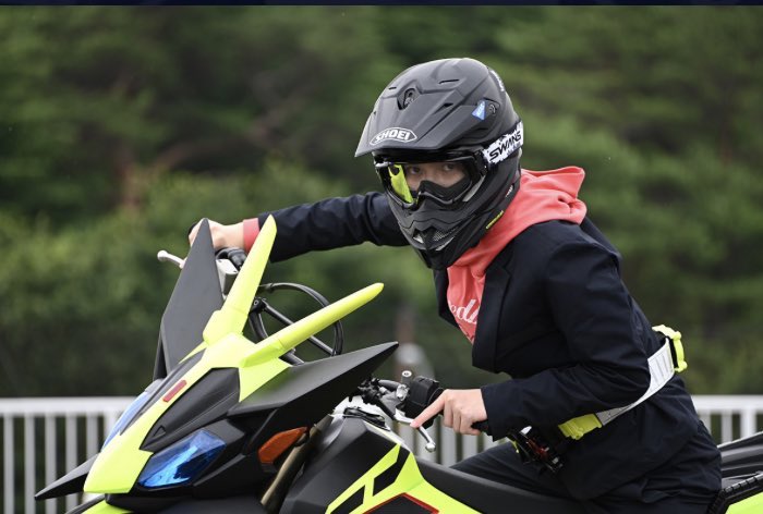 飛電或人のヘルメット SHOEI VFX-WR