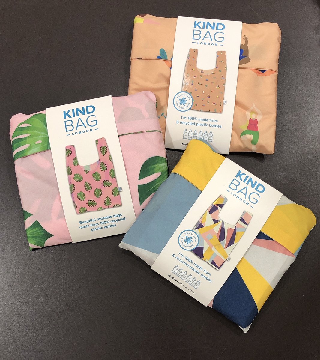 smith_hikarie's tweet photo. ペットボトルをリサイクルし、作られたエコバッグ「KIND BAG」のご紹介です。軽量で簡単に折りたためて、環境に配慮したバッグです。耐久性、耐水性にも優れ、約20kgまで耐えられます。スタッフのおすすめはザクロ柄です。
#smith #スミス #エコバッグ #kindbag #レジ袋有料化 https://t.co/2SErUwfyzl