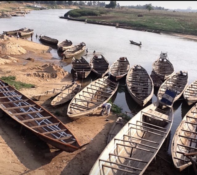 ConfluenceState's tweet photo. Already a new week. Some where in Lokoja.
#KogiState #ConfluenceState #MondayMotivation #Kogite #Ibira #Kabba #Yoruba #Igala #Jukun #BBNaija #bbnaija2020 #TachaEveryWhereUGo #ExtremeRules #fearwomen #Lokoja #Nigeria #Nigerian #boats #fishermen #farming #cement #obajana https://t.co/qT7BnmhMeK