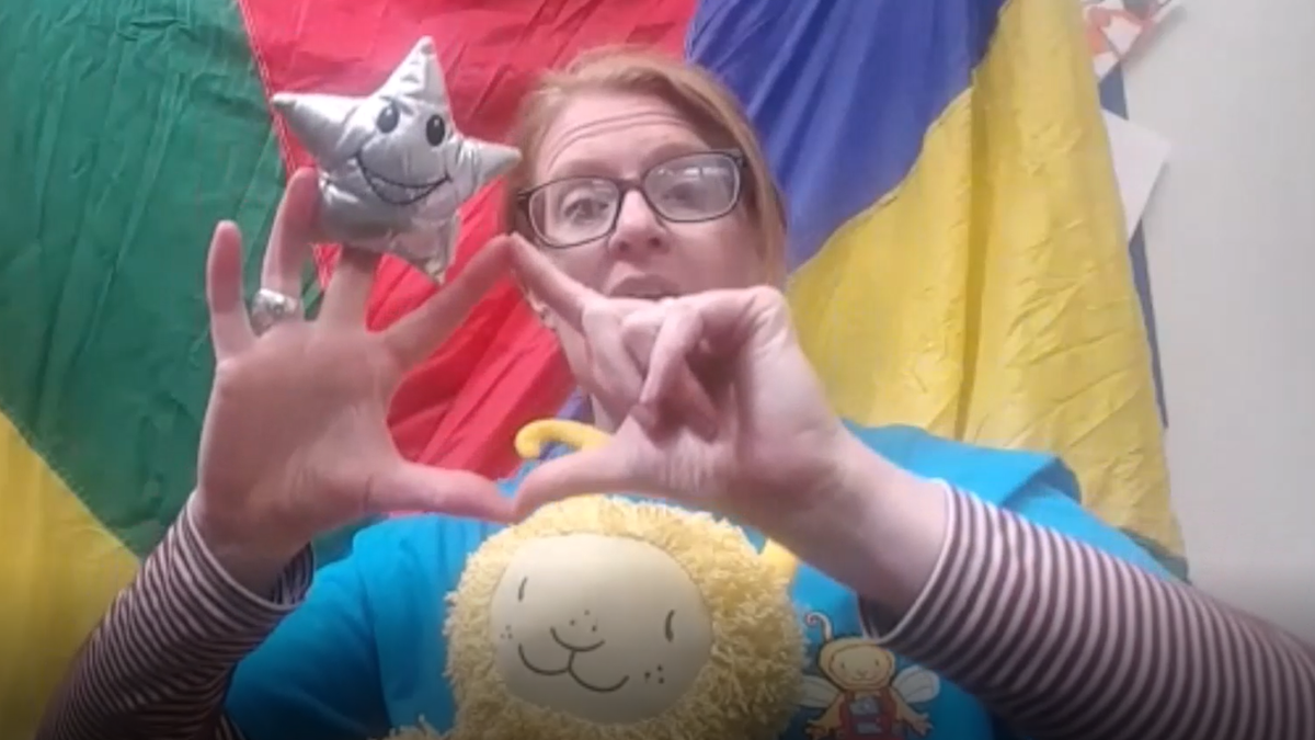 LibrariesNL's tweet photo. This year #Bookbug had a very lovely birthday & received some wonderful songs as gifts from library staff. Bookbug would like to share these with you to enjoy whilst on holiday over the next 4 weeks.
https://t.co/KcWk1yPk9t
@Bookbug_SBT #BookbugOnline #BookbugAtHome #EarlyYears https://t.co/WMFrQawR8p