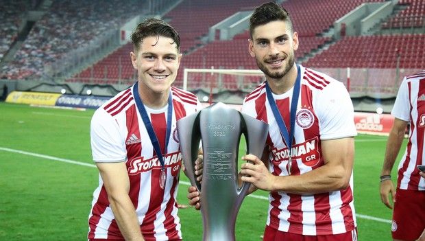Target_Sport's tweet photo. @geo_masou  won the @Super_League_GR title with @olympiacosfc . Congratulations Giorgos.

#targetsport #masouras #olympiacos #superleague #champion #footballgreece https://t.co/AlBw3DqXIP