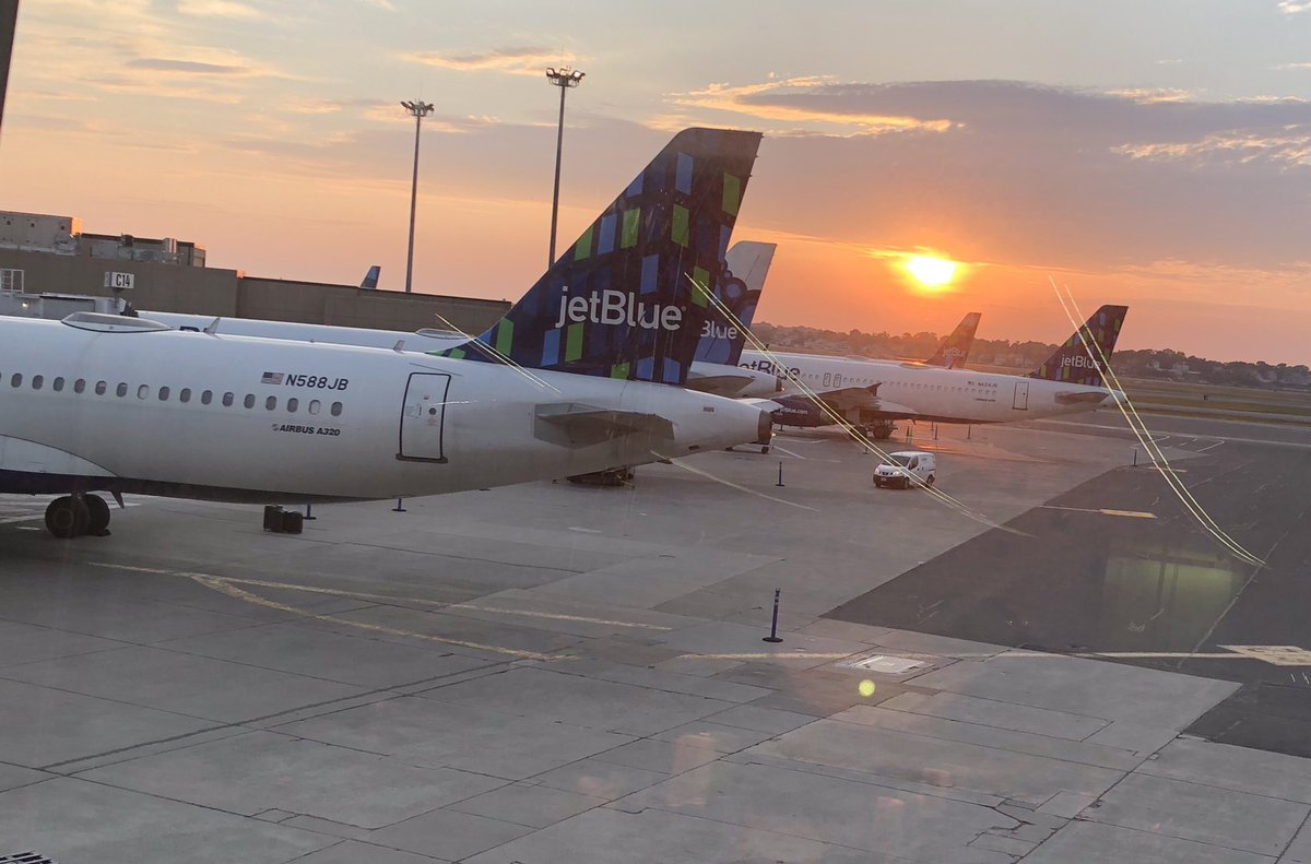 ThePowerInFood1's tweet photo. @JetBlue Thank you JetBlue for bringing out to Vegas to see my daughter!!! https://t.co/bl9xCY3wPc