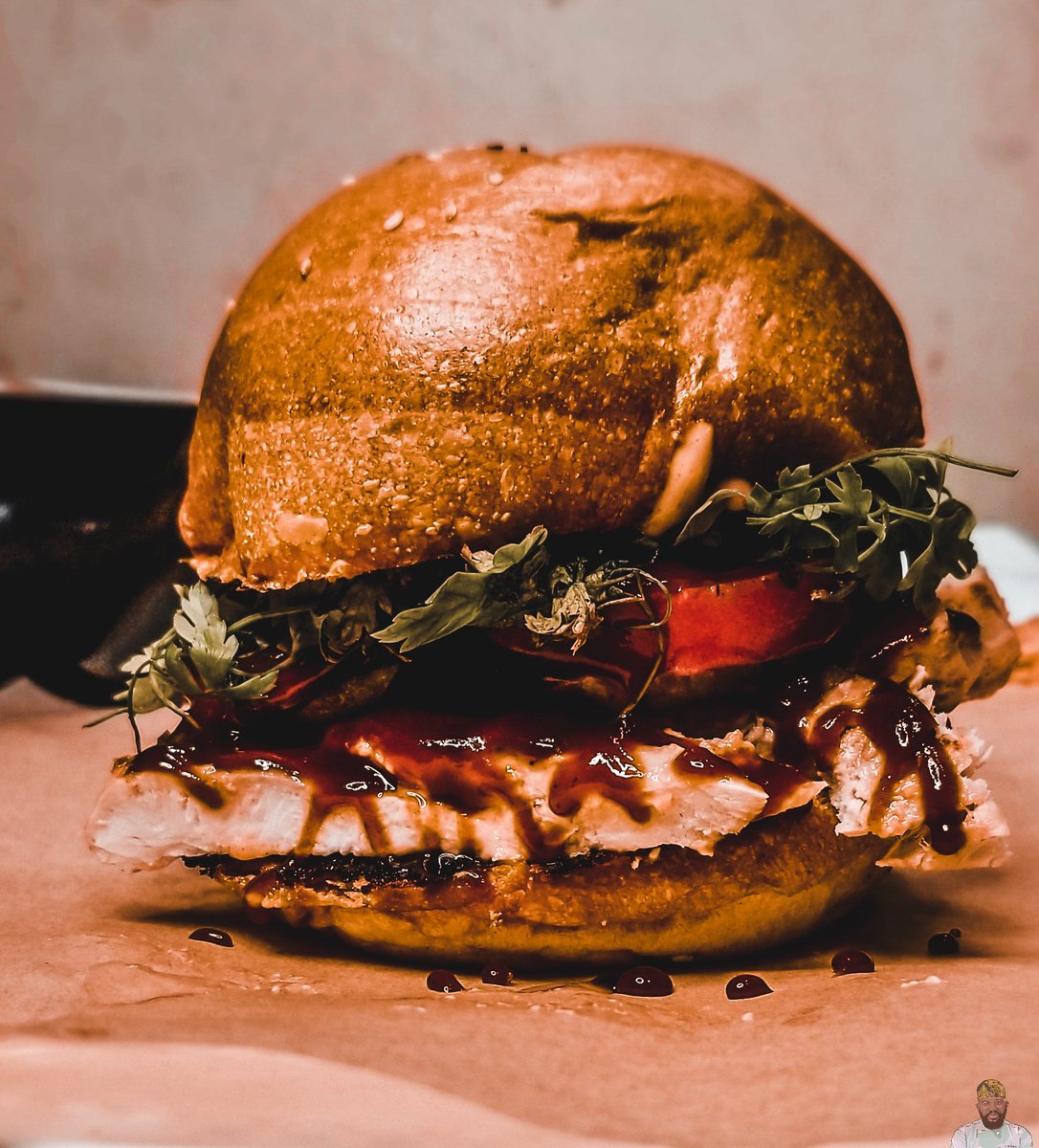 Chefxanaa's tweet photo. Cooking is the ultimate giving⁣
.⁣
#chefstalk #cheflife #chefxana #artofplating #culinaryart #beautifulcuisines #burger #gourmetartistry #chefsofinstagram #michelin #everythingart #foodBlogger #FoodPhotography #professionalchefs https://t.co/Qpv2yPqk7n