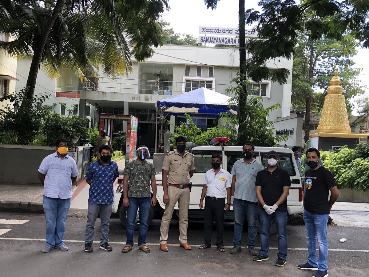 Suneel_Talikoti's tweet photo. Team Sanjaynagar under the mentorship of Balagi sir, continues the onus &amp; responsibilities. 

@DCPNorthBCP @BlrCityPolice @deepolice12 @BSYBJP @BSBommai https://t.co/Ve7DTOBIXH