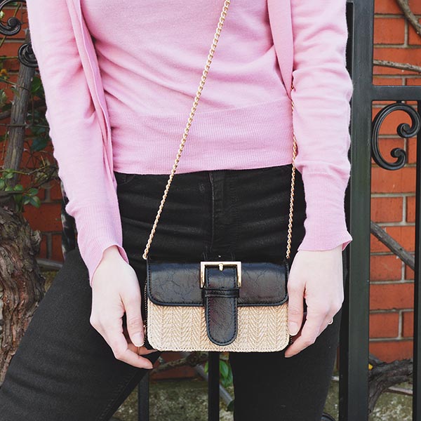 Histoire Final Sale開催中 Histoireデザイナーによって名前が付けられたバッグ達 こちらはmila ミラ です 麦わら素材が夏気分を高めてくれます トレンドのピスタチオカラーが選べるのもポイント あなたの本名