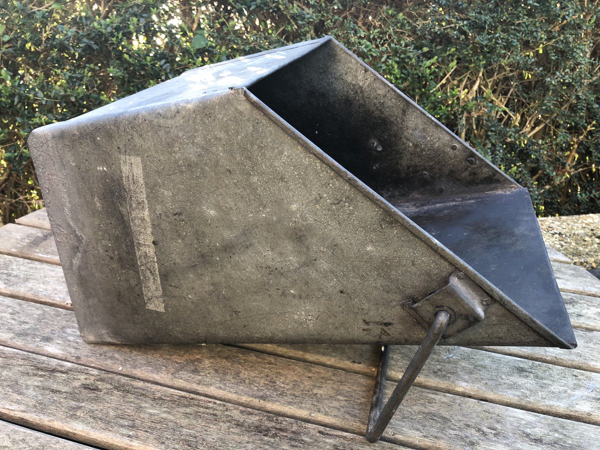 Duncanprebble's tweet photo. Missing the #bootfairs this year so far. So here’s a fantastic purchase I had back in February this year. Was very pleased to find one of these for the ARP/incendiary set up! #redhillsandcontainer #incendiarybomb #rare @HomeFrontMuseum @ProfPeterDoyle @AustinRuddy https://t.co/ukUMxl5JOk