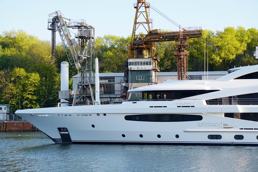 Superyachtblog's tweet photo. Volpini 2, one the of many yachts passing Kiel Canal last year. This stunning @amels_holland superyacht was built in 2018 with exterior by @tim.heywood.gallery and interior drawn by @reymond_langton_design.
#Volpini2 #Amels #DamenYachting #Damen #LE188
#superyachtblog https://t.co/NUtVhGQ8BJ