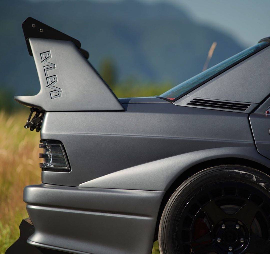 PASMAG's tweet photo. This wing is something else, Tim! #pasmag #buildstofollow #190e #w201 #mercedes #mercedesbenz #w201owner #mercedes190e #classiccar #mercedesw201 #classiccars #mercedes_benz #mercedesamg #mercedes190 #190evo #f7lthy https://t.co/BXDL6KIVAB