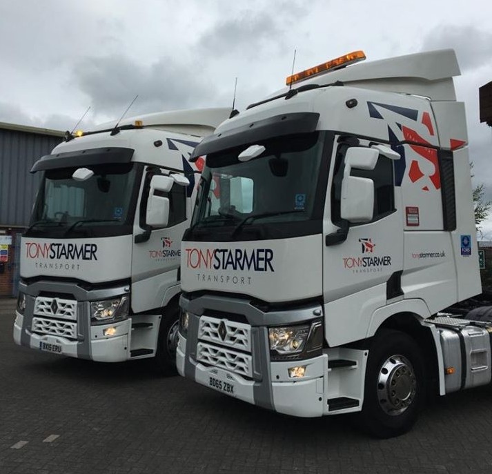 RHCVTrucksVans's tweet photo. Take a look at these two @RenaultTrucksUK #RangeT 480bhp 6x2 tractor units we recently supplied for our long standing customer @tonystarmer. Great to see another happy customer drive away! 🚛 #RenaultTrucksUK #ProudProfessionals https://t.co/tW1XUnTHbM https://t.co/QVTbY59VgW