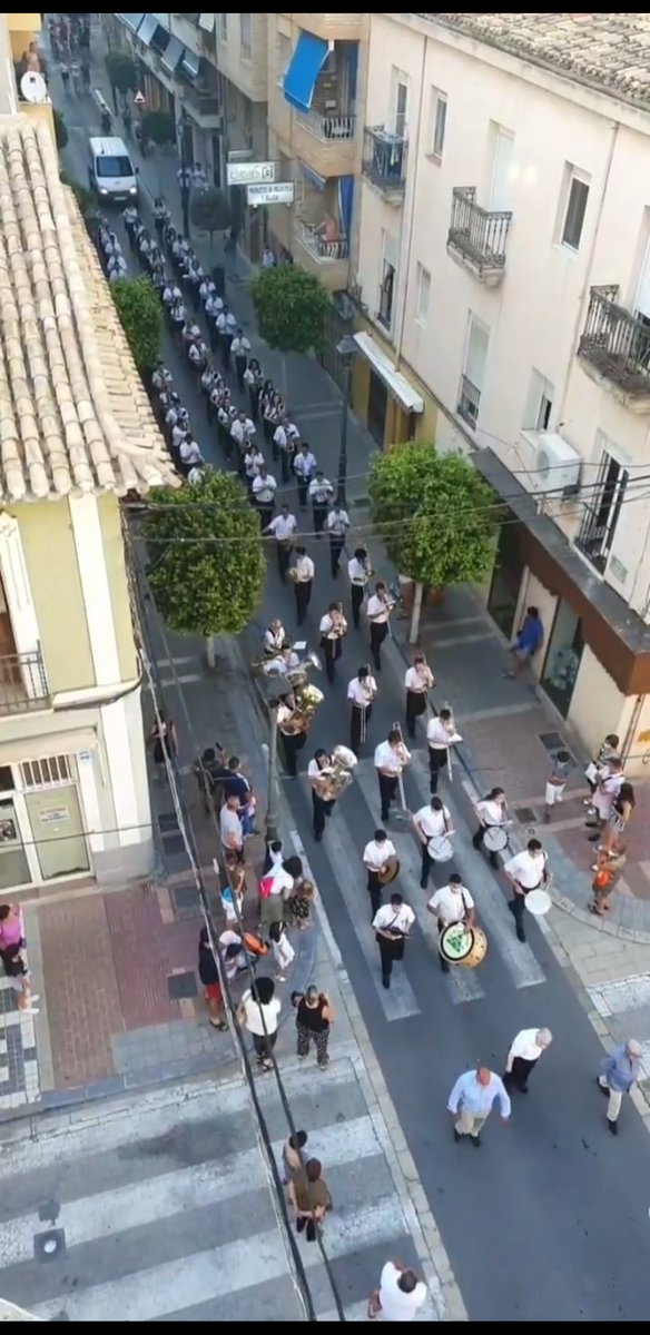 Anit vam gaudir d'una vetlada inoblidable. Vam tornar a plenar els carrers de La Vila de música. Vam tornar a actuar davant del públic. Vam viure un Concert de Música Festera molt emotiu i amb l'estrena del pasdoble dedicat al nostre paperer Pepet, que porta 40 anys amb nosaltres