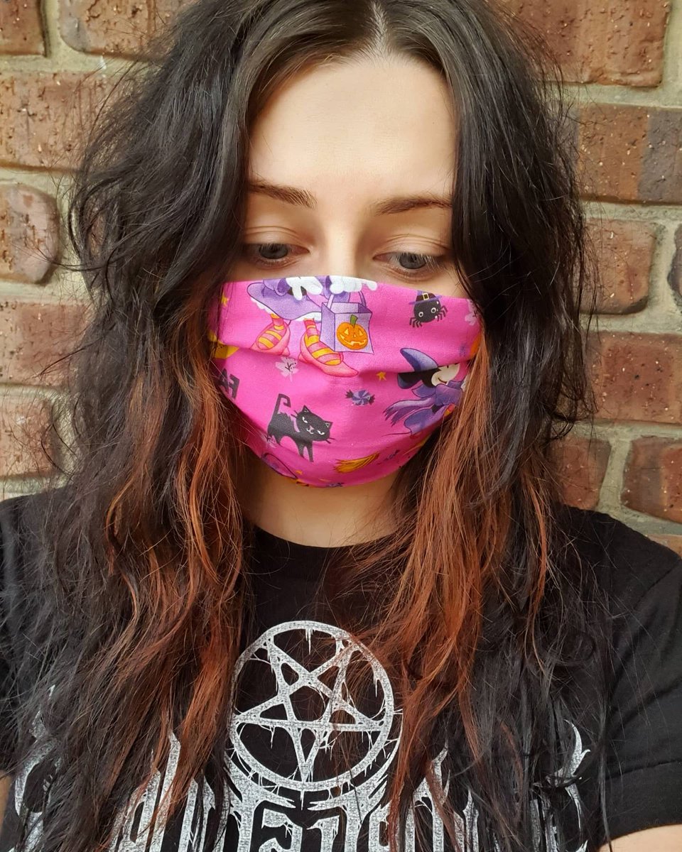 byzumbo's tweet photo. I'm now selling masks on Etsy!

Masks will be placed in compostable bags inside an envelope, which means zero waste, yay! So if you do order, please place the packaging in the correct bin 😊

RTs appreciated 💚 https://t.co/3hbLweS6ER