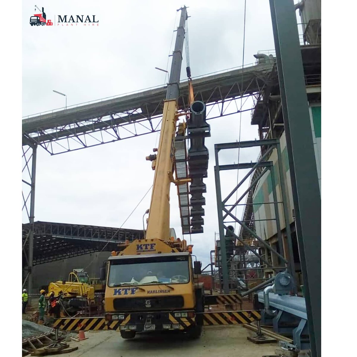 manalgroup_'s tweet photo. The starting point of all achievement is desire.

Get your gear on and achieve the impossible this week!
_
Image: Manal Plant Hire team on site at Lafarge Cement Company, Ewekoro.
_
#MondayMotivation #LiftingOperations #CraneHire
#ManalPlantHire
#ManalGroup https://t.co/uxJ1Gg2svN