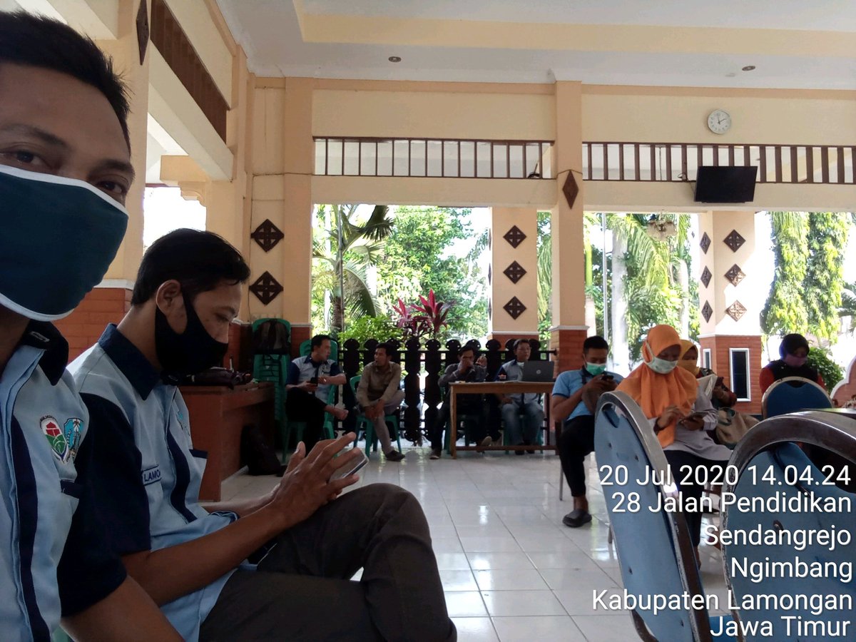 FuadSuyanto4's tweet photo. T O T KPM Inputing Aplikasi #eHDW via zoomeeting
#tppilamongan
#tppijatim
#tppikecngimbang
@jokowi
@halimiskandarnu
@anwsanusi
@taufikmadjid71
@fachrilabalado
@ahmad_dewanto
@Iskandar__NH
@WanutSusisno1
@zaind_ah
@WakHizbulloh
@arisaputrop3md
@MasMukhlish182 https://t.co/oWxgMmlNcL