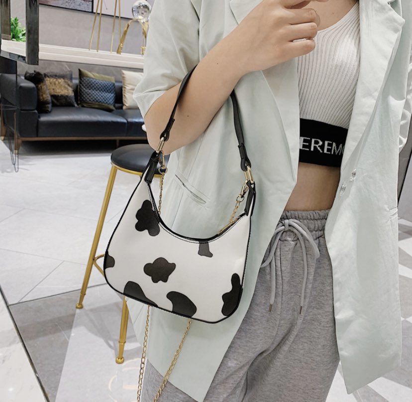 toteawaybkk's tweet photo. เปิดพรี🥳🥳 นุ้ง #moomoo 🐮
มี2ขนาดนะก้ะ 
ใบเล็ก 10*15*5 ซม ราคา 220B
ใบใหญ่ 15*20*5 ซม ราคา 250B 
#ส่งฟรี !!
สนใจ DM หรือ👉🏻 https://t.co/7Hv0ICiU6S
ปิดรอบ31 กค.นี้งับ https://t.co/U8rY8cu8vA