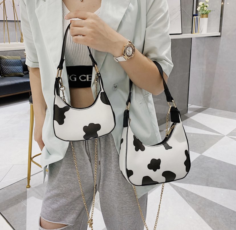 toteawaybkk's tweet photo. เปิดพรี🥳🥳 นุ้ง #moomoo 🐮
มี2ขนาดนะก้ะ 
ใบเล็ก 10*15*5 ซม ราคา 220B
ใบใหญ่ 15*20*5 ซม ราคา 250B 
#ส่งฟรี !!
สนใจ DM หรือ👉🏻 https://t.co/7Hv0ICiU6S
ปิดรอบ31 กค.นี้งับ https://t.co/U8rY8cu8vA