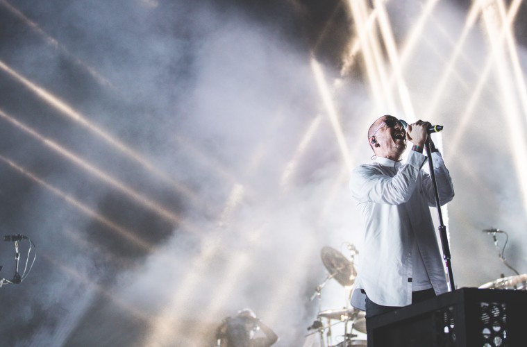 LinkinParkTUR's tweet photo. Seni her gรผn daha รงok รถzlรผyoruz โค๏ธ
#MakeChesterProud
#RestInPeaceChester
#ripchester
#FuckDepression
ยฉ Natasja de Vries https://t.co/XEyULDZ4uo